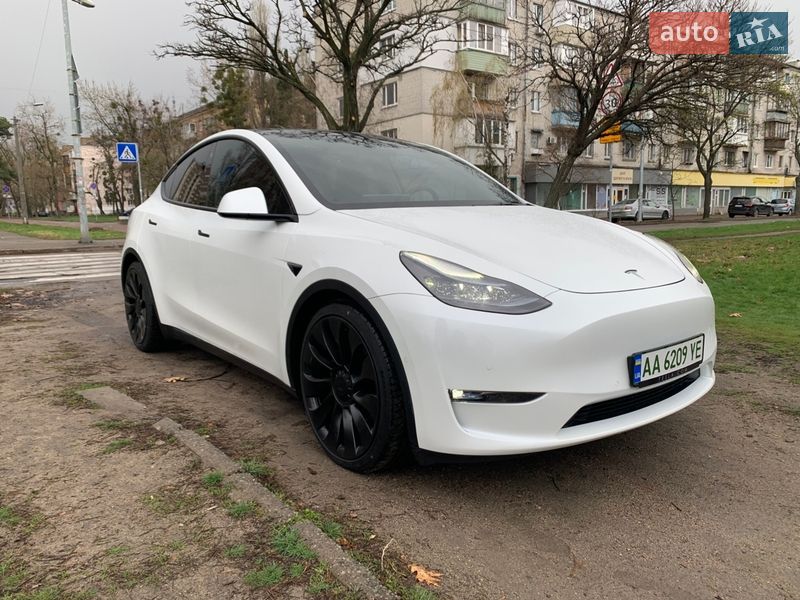Позашляховик / Кросовер Tesla Model Y 2022 в Києві