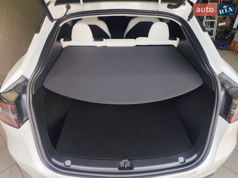 Внедорожник / Кроссовер Tesla Model Y 2024 в Черкассах