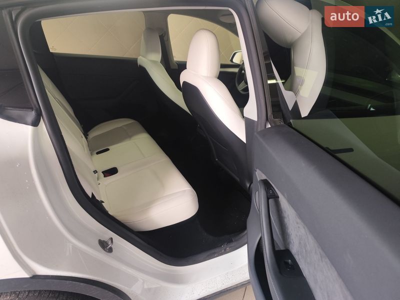 Внедорожник / Кроссовер Tesla Model Y 2024 в Черкассах