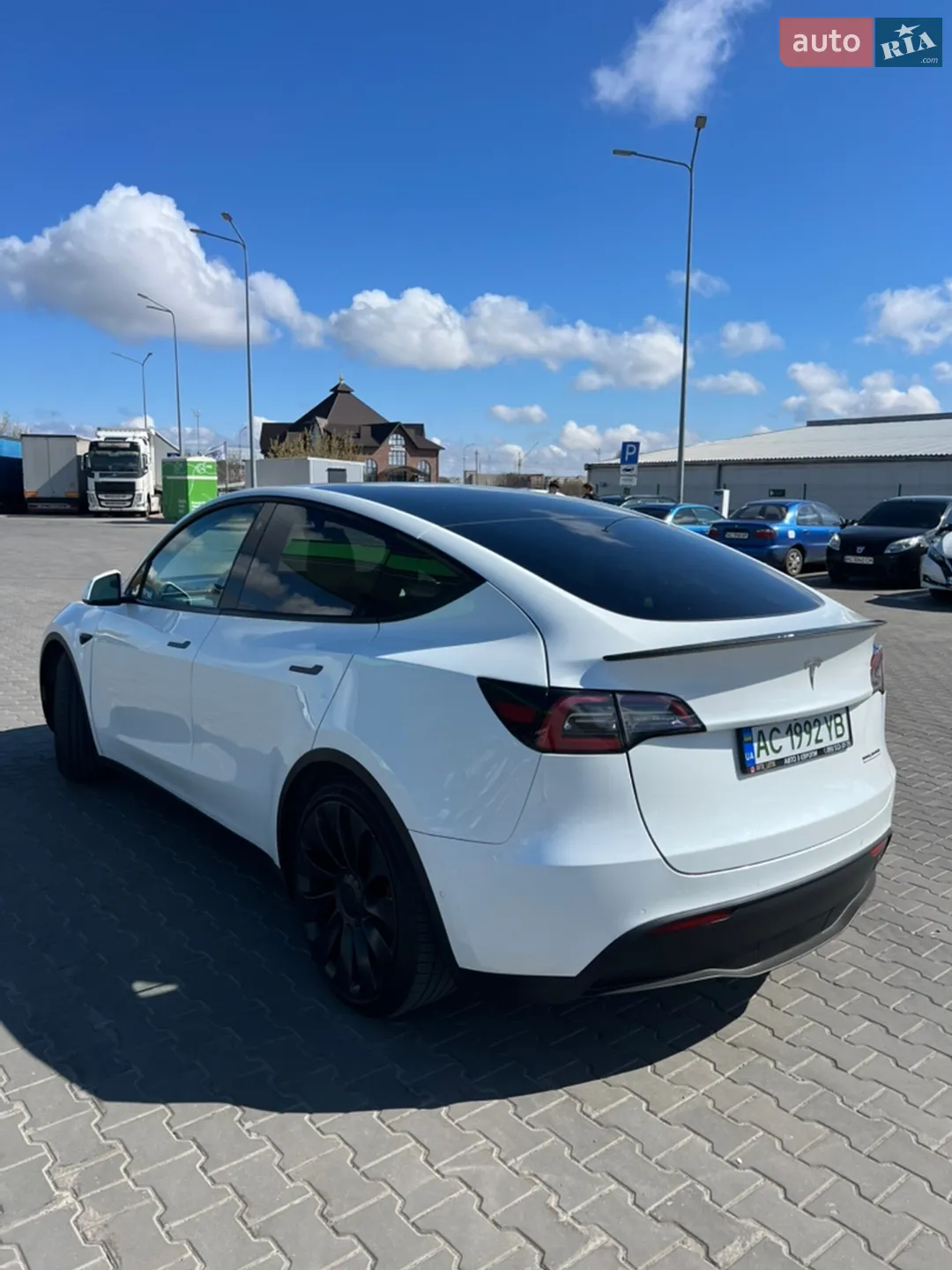 2022 Tesla Model Y - мініатюра 3