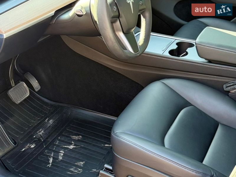 Внедорожник / Кроссовер Tesla Model Y 2024 в Львове