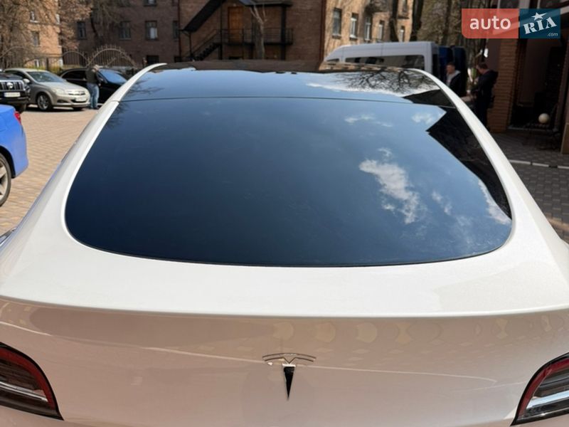 Внедорожник / Кроссовер Tesla Model Y 2023 в Киеве