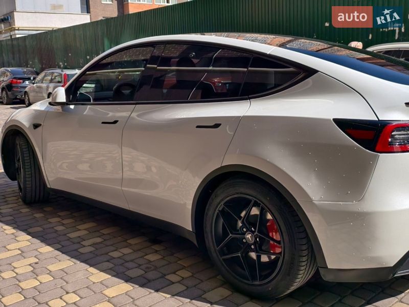 Внедорожник / Кроссовер Tesla Model Y 2023 в Виннице