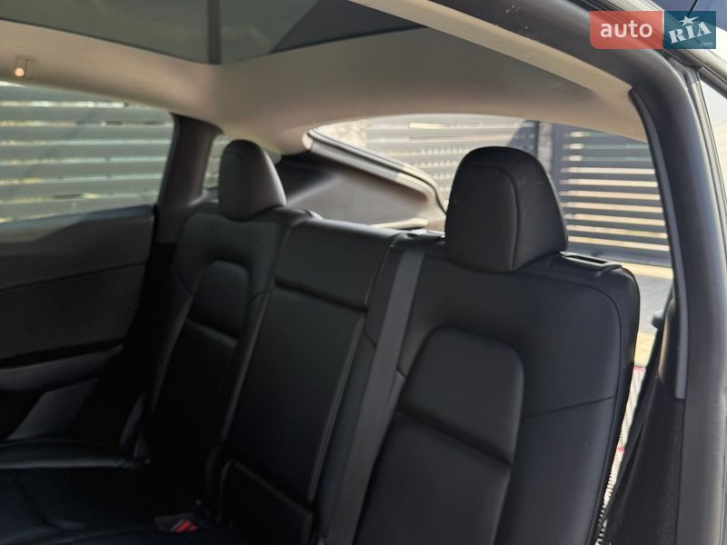 Позашляховик / Кросовер Tesla Model Y 2022 в Долині фото 5 Позашляховик / Кросовер Tesla Model Y 2022 в Долині