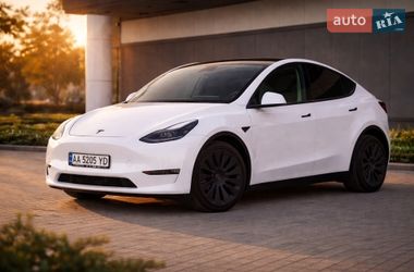 Позашляховик / Кросовер Tesla Model Y 2023 в Києві