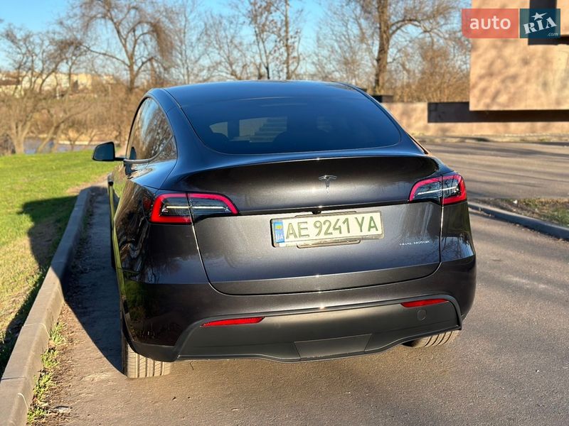 Внедорожник / Кроссовер Tesla Model Y 2024 в Кривом Роге