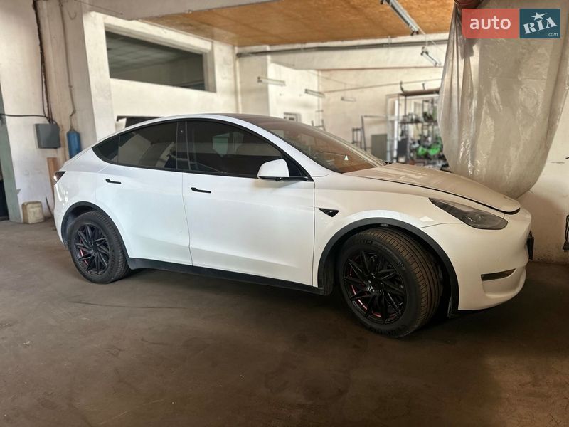 Tesla Model Y 2021