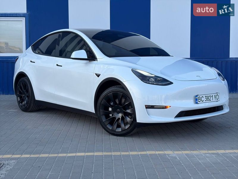 Внедорожник / Кроссовер Tesla Model Y 2024 в Дрогобыче