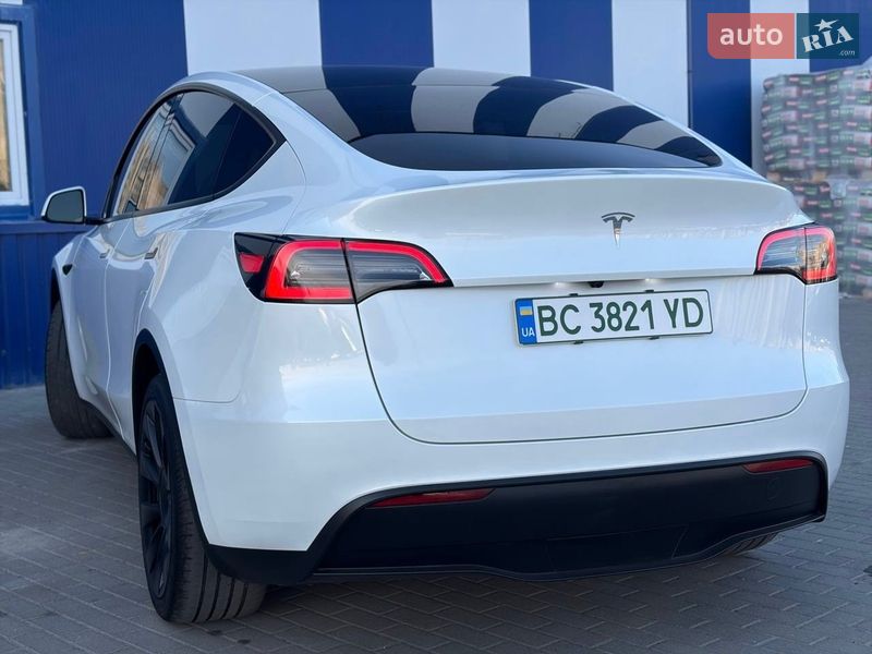 Внедорожник / Кроссовер Tesla Model Y 2024 в Дрогобыче