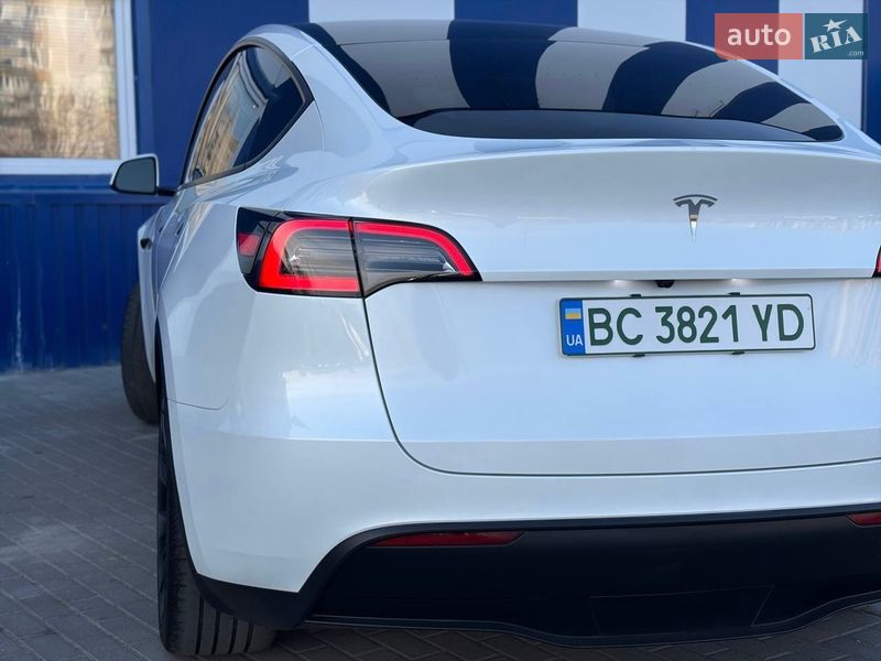 Внедорожник / Кроссовер Tesla Model Y 2024 в Дрогобыче