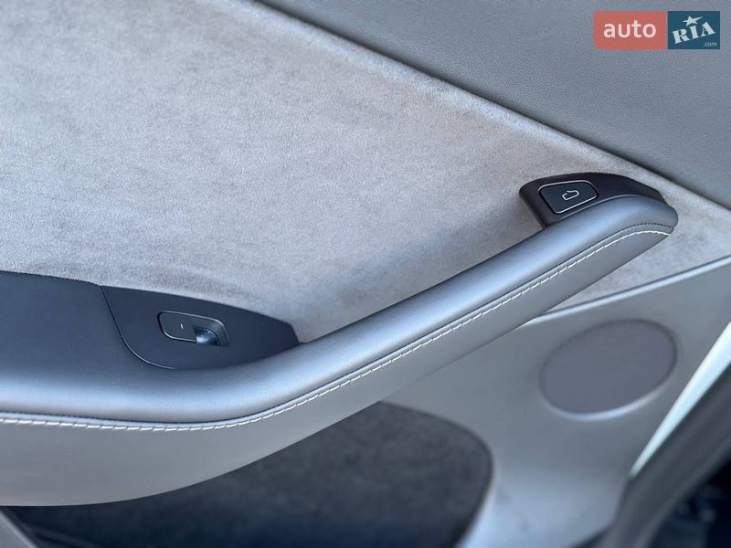 Внедорожник / Кроссовер Tesla Model Y 2024 в Дрогобыче