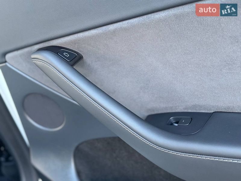 Внедорожник / Кроссовер Tesla Model Y 2024 в Дрогобыче