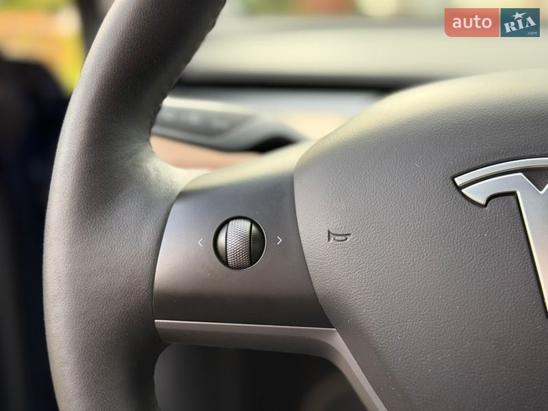 Внедорожник / Кроссовер Tesla Model Y 2023 в Харькове