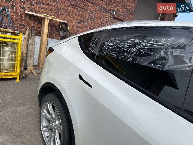 Позашляховик / Кросовер Tesla Model Y 2023 в Києві