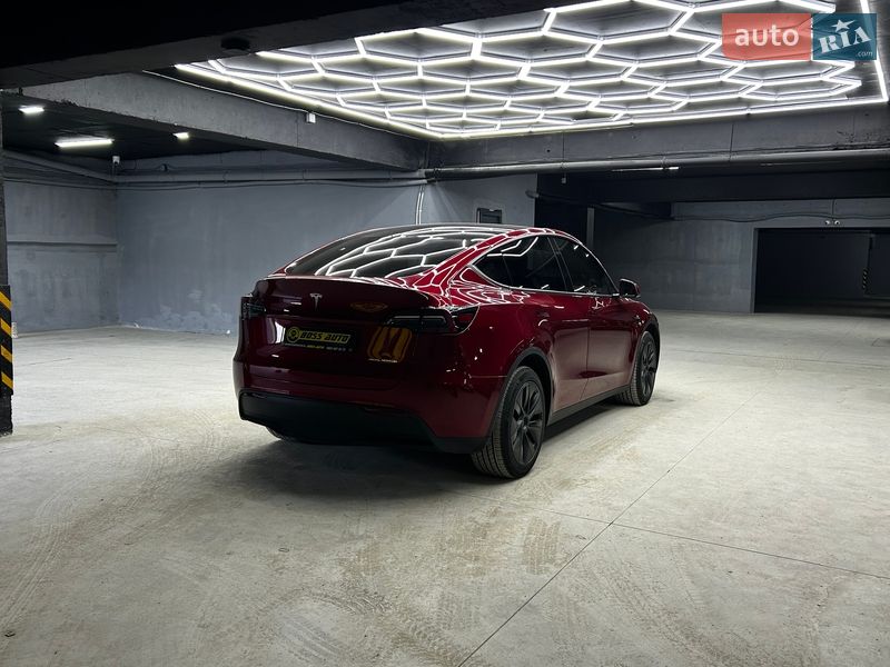 Позашляховик / Кросовер Tesla Model Y 2025 в Чернівцях фото 8 Позашляховик / Кросовер Tesla Model Y 2025 в Чернівцях