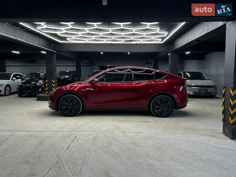 Позашляховик / Кросовер Tesla Model Y 2025 в Чернівцях фото 5 Позашляховик / Кросовер Tesla Model Y 2025 в Чернівцях