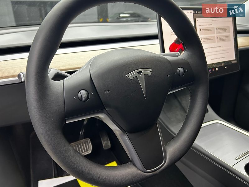 Позашляховик / Кросовер Tesla Model Y 2025 в Чернівцях фото 17 Позашляховик / Кросовер Tesla Model Y 2025 в Чернівцях