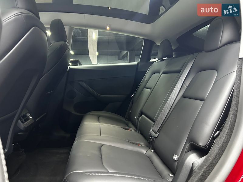 Позашляховик / Кросовер Tesla Model Y 2025 в Чернівцях фото 25 Позашляховик / Кросовер Tesla Model Y 2025 в Чернівцях