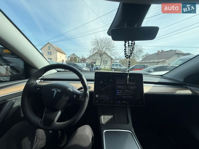 Внедорожник / Кроссовер Tesla Model Y 2023 в Стрые