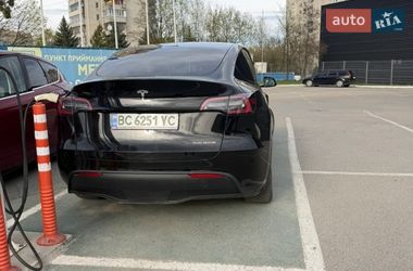 Внедорожник / Кроссовер Tesla Model Y 2022 в Львове