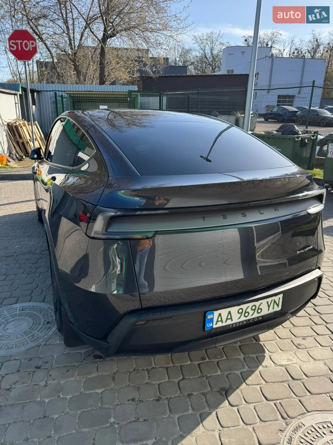 2025 Tesla Model Y - мініатюра 3