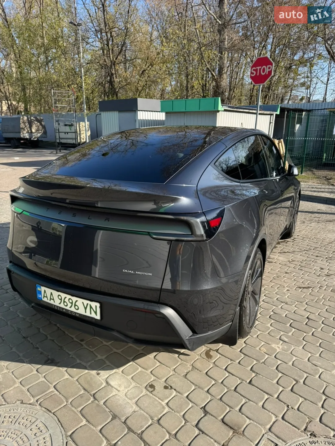 2025 Tesla Model Y - мініатюра 4