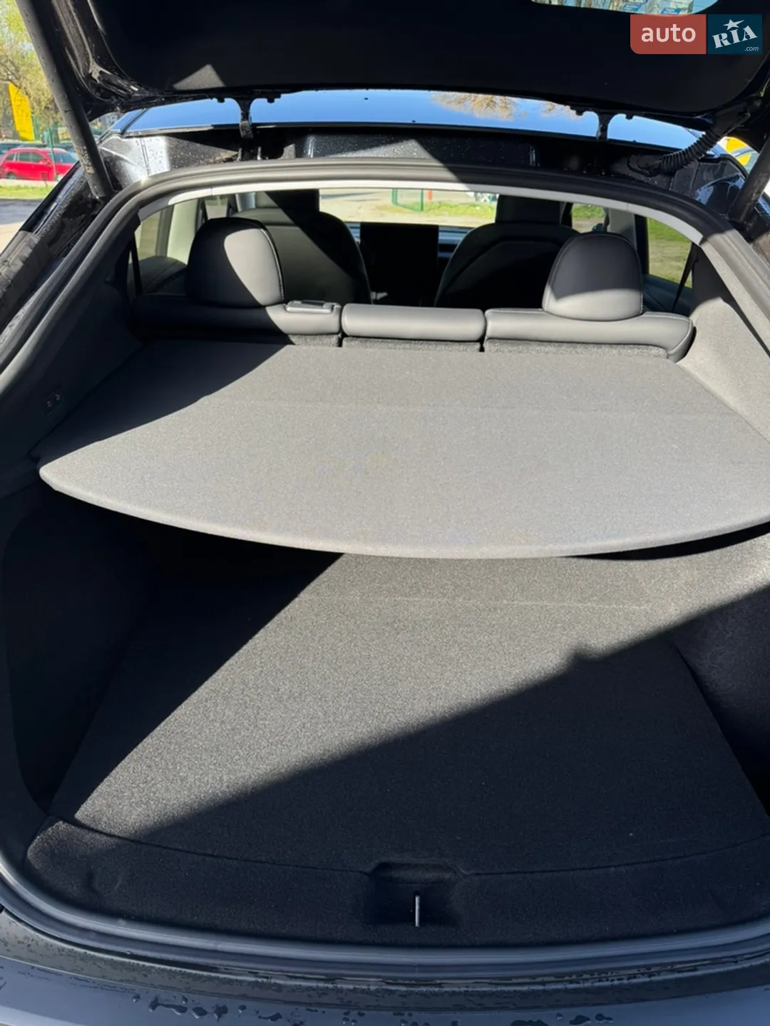 2025 Tesla Model Y - мініатюра 12