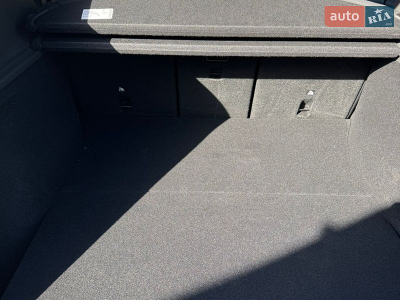 Позашляховик / Кросовер Tesla Model Y 2025 в Києві