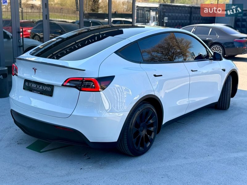 Внедорожник / Кроссовер Tesla Model Y 2023 в Киеве