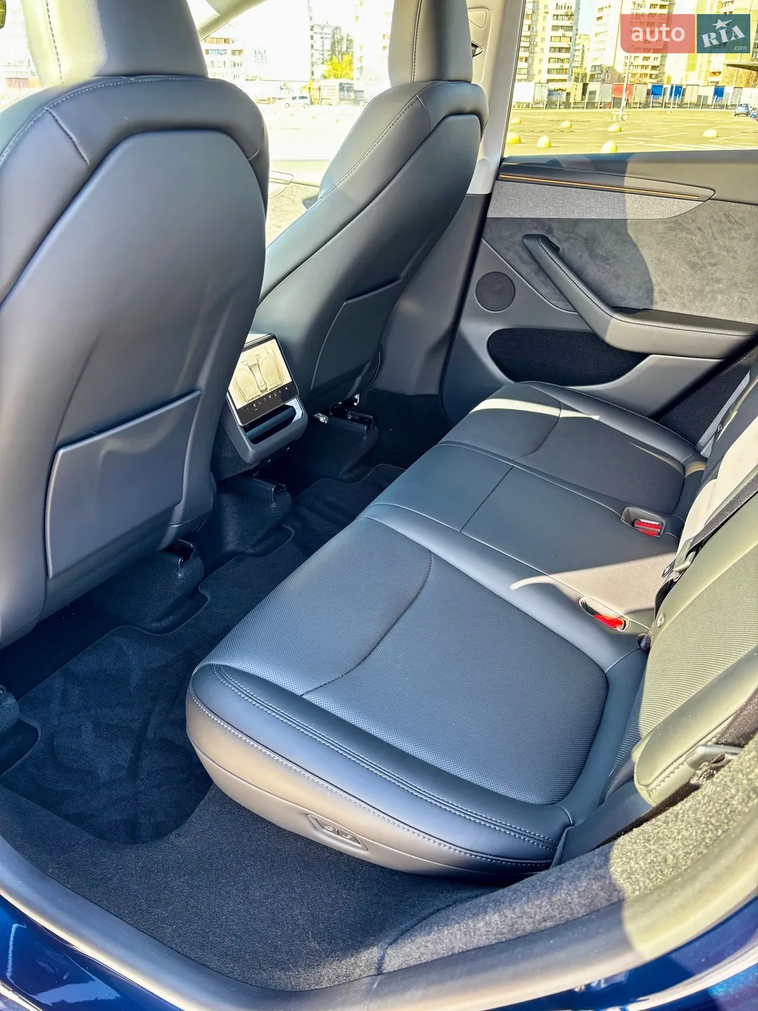 2025 Tesla Model Y - мініатюра 23