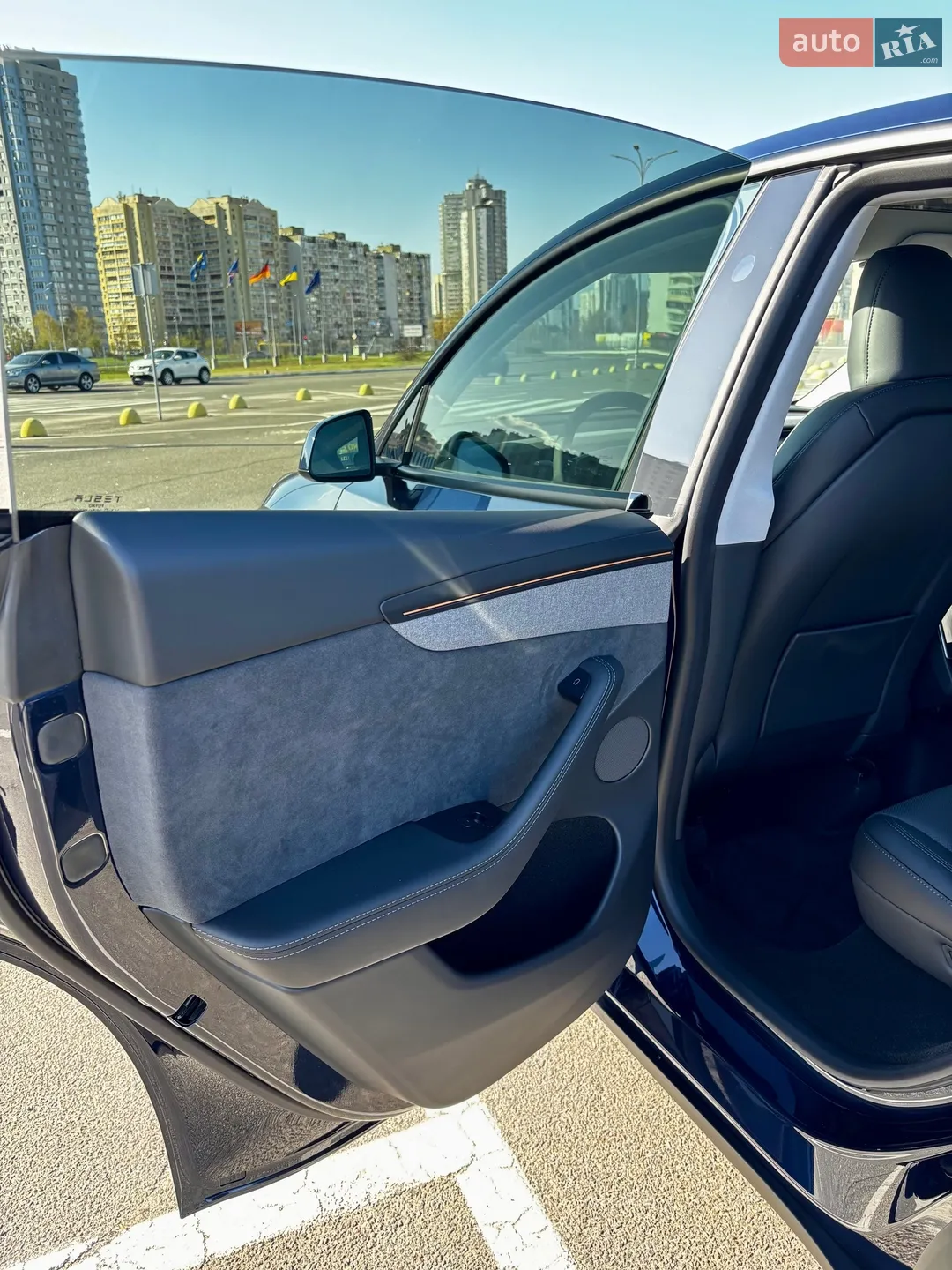 2025 Tesla Model Y - мініатюра 24