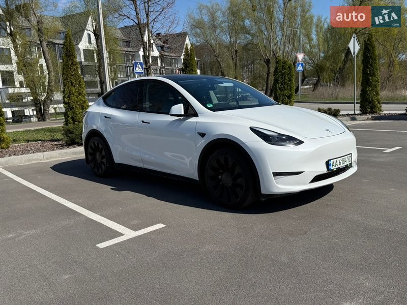 Позашляховик / Кросовер Tesla Model Y 2023 в Києві