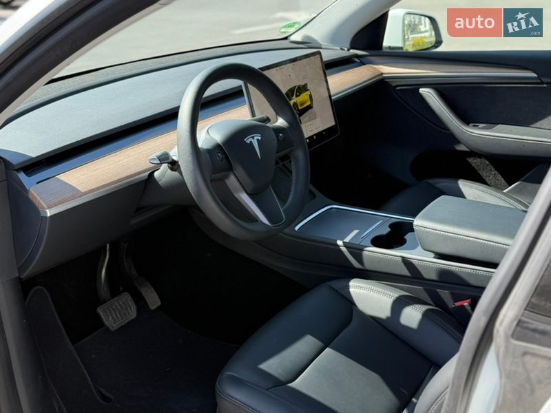 Позашляховик / Кросовер Tesla Model Y 2023 в Києві