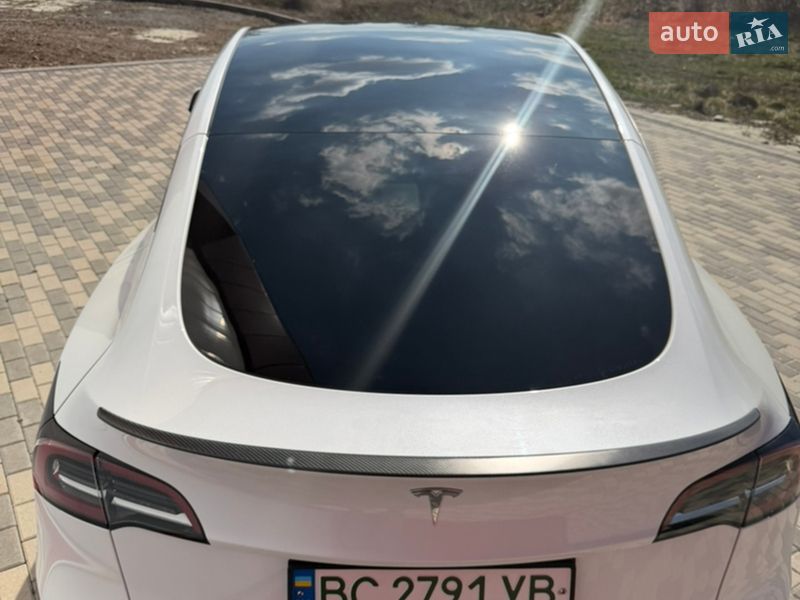 Внедорожник / Кроссовер Tesla Model Y 2023 в Львове