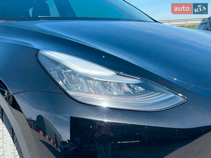 Внедорожник / Кроссовер Tesla Model Y 2021 в Львове