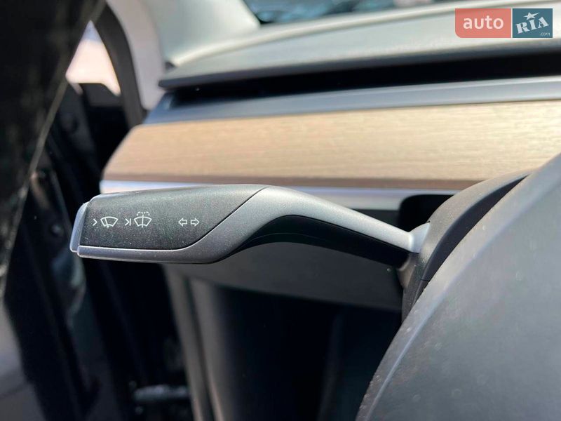 Внедорожник / Кроссовер Tesla Model Y 2021 в Львове