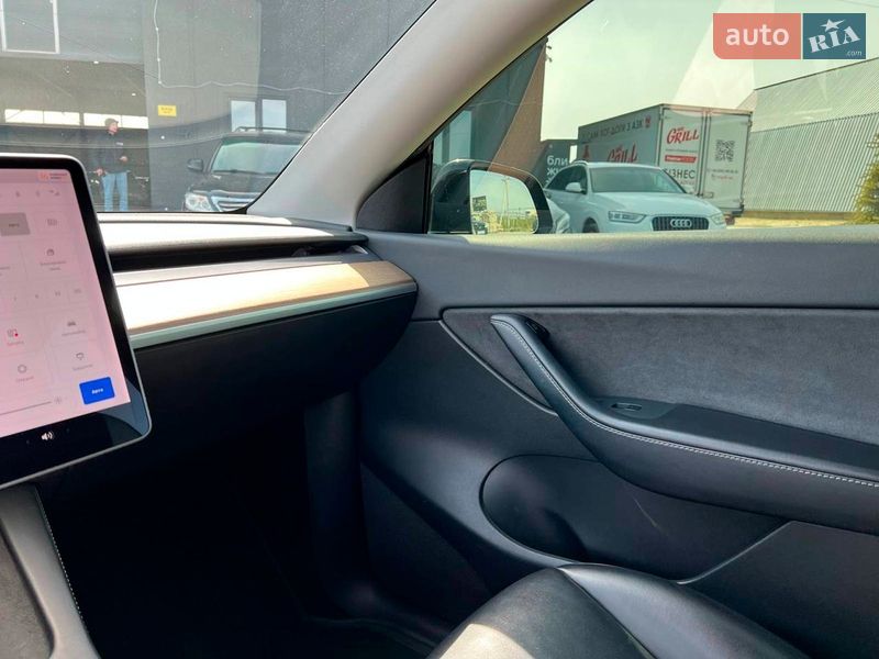 Внедорожник / Кроссовер Tesla Model Y 2021 в Львове