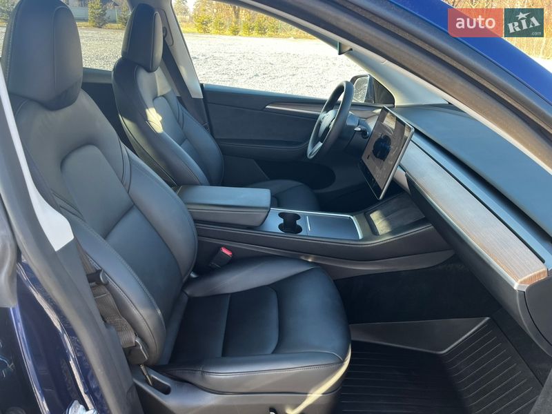 Внедорожник / Кроссовер Tesla Model Y 2023 в Львове