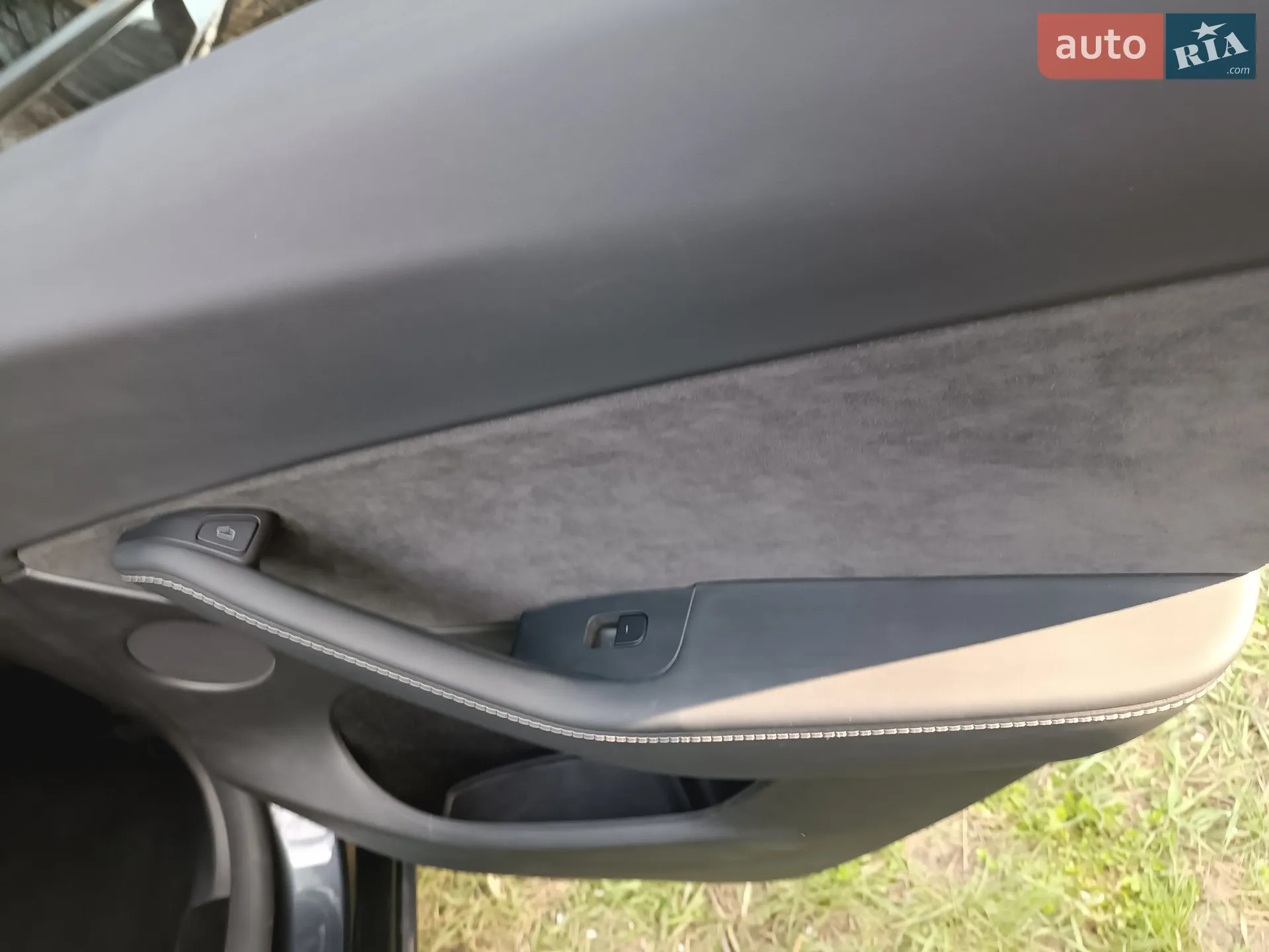 2025 Tesla Model Y - мініатюра 27