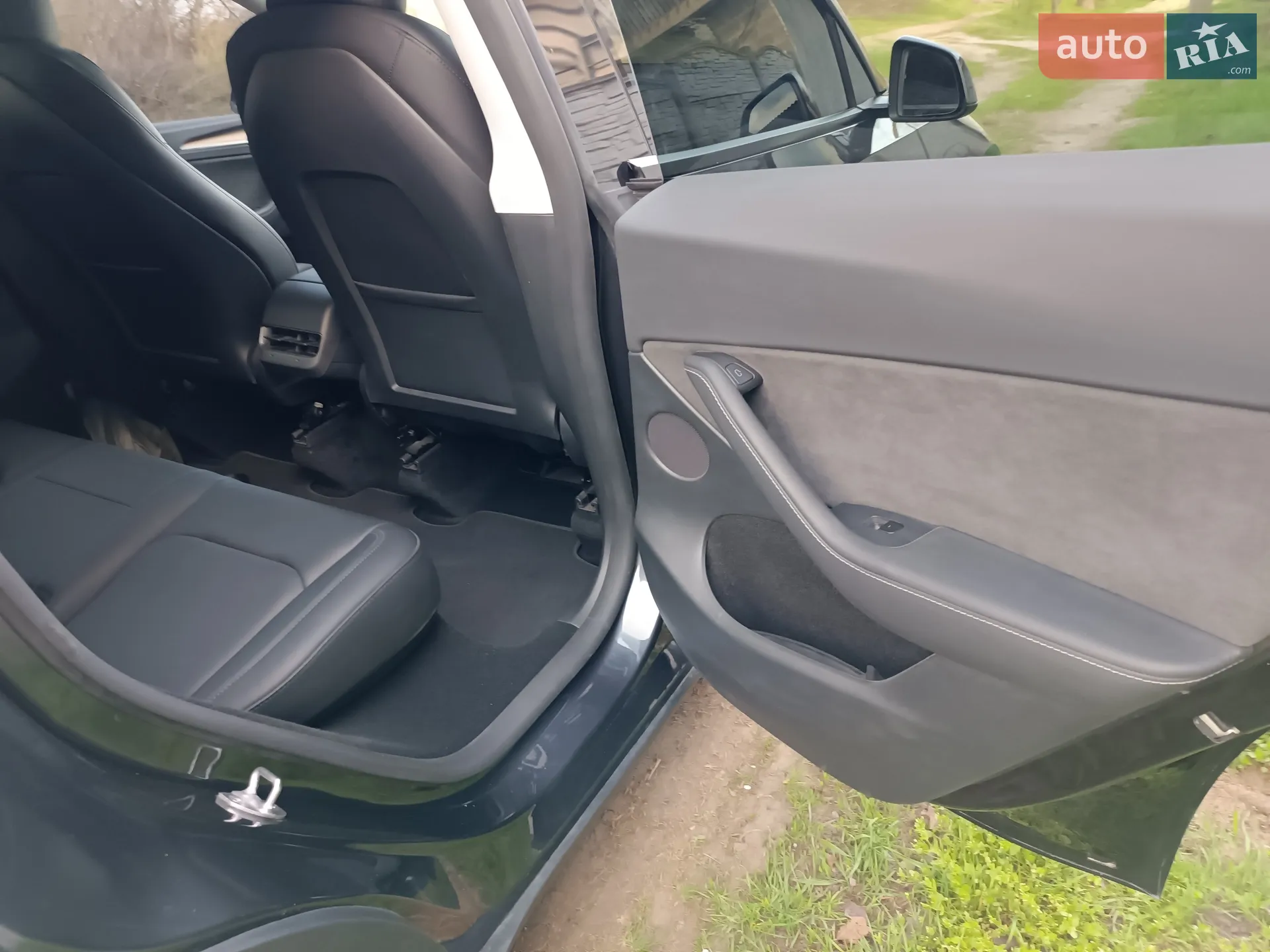 2025 Tesla Model Y - мініатюра 47