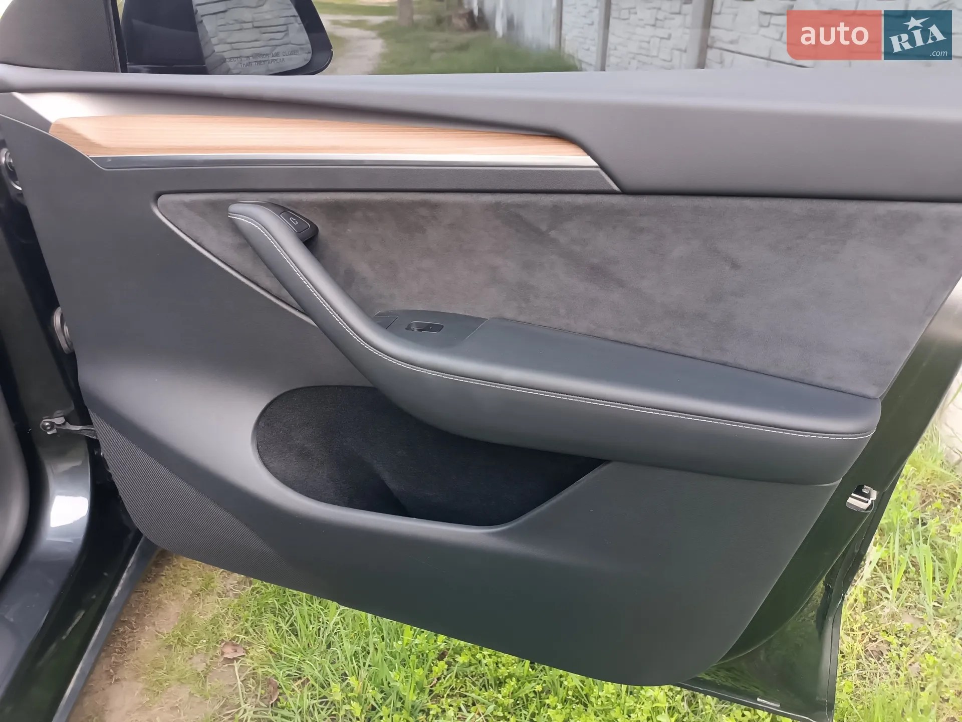 2025 Tesla Model Y - мініатюра 48