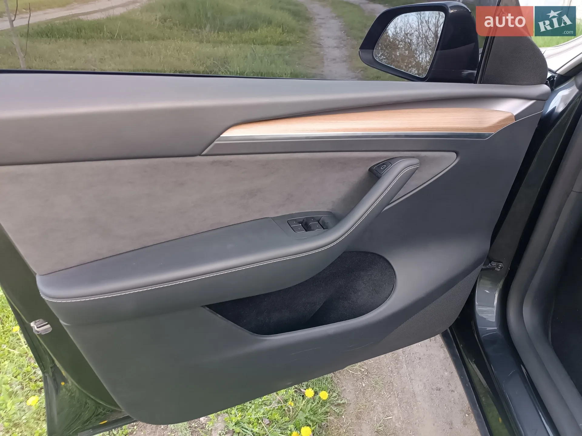 2025 Tesla Model Y - мініатюра 56