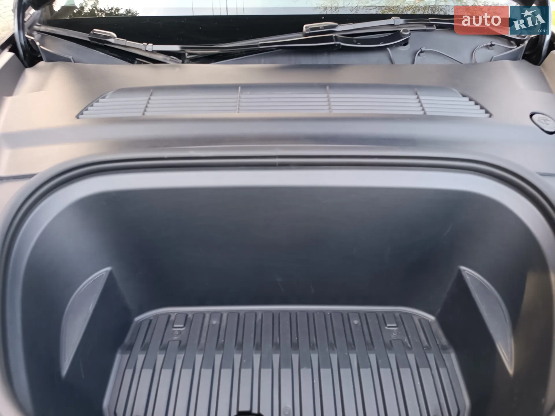 2025 Tesla Model Y - мініатюра 64