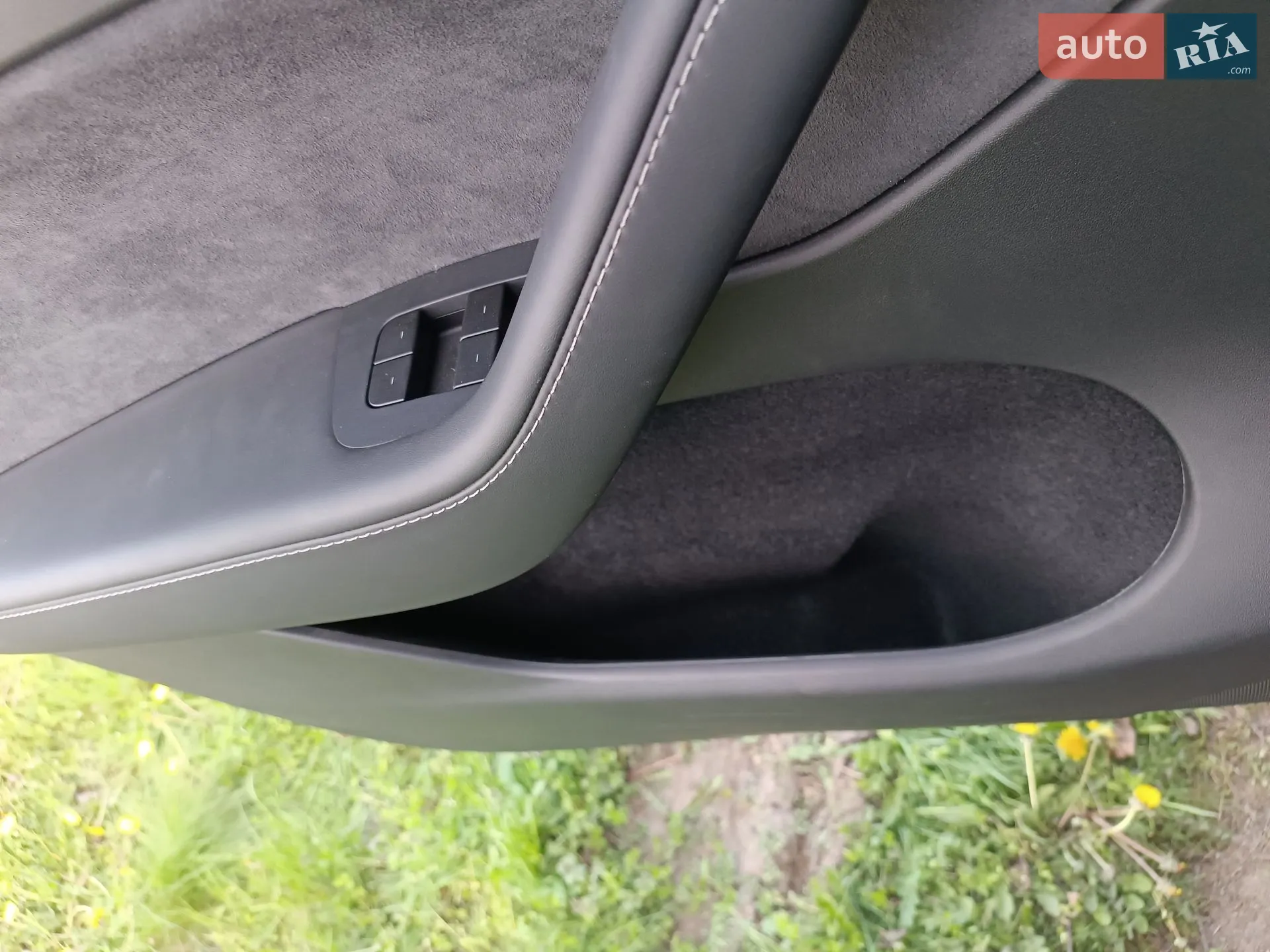 2025 Tesla Model Y - мініатюра 86