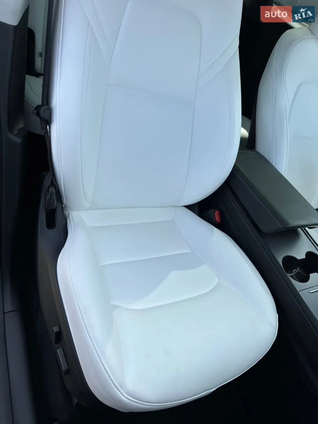2024 Tesla Model Y - мініатюра 18