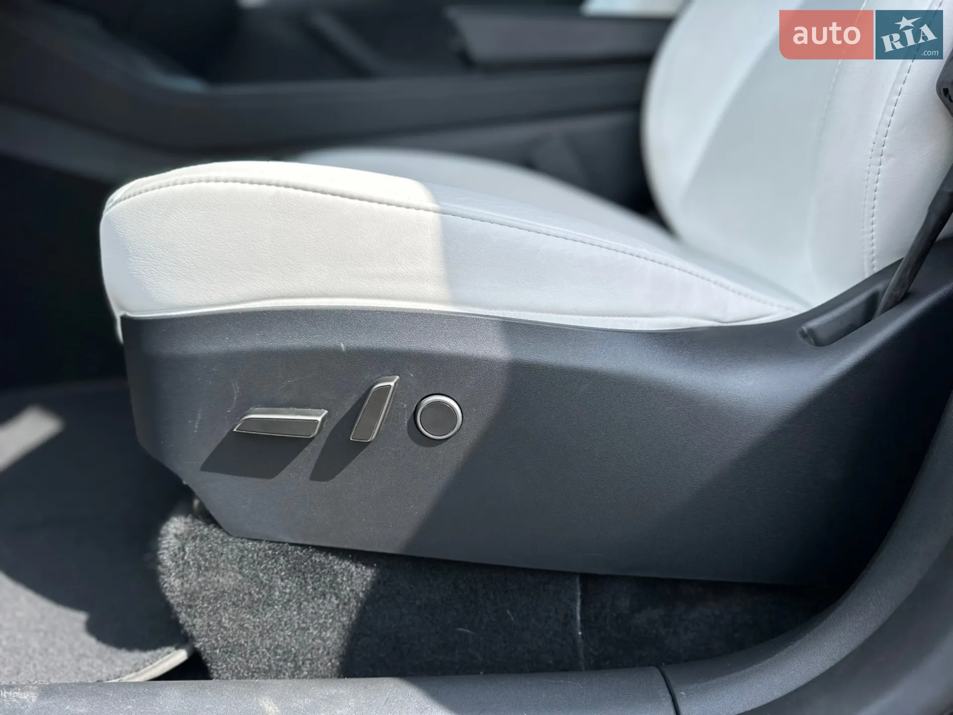 2024 Tesla Model Y - мініатюра 23
