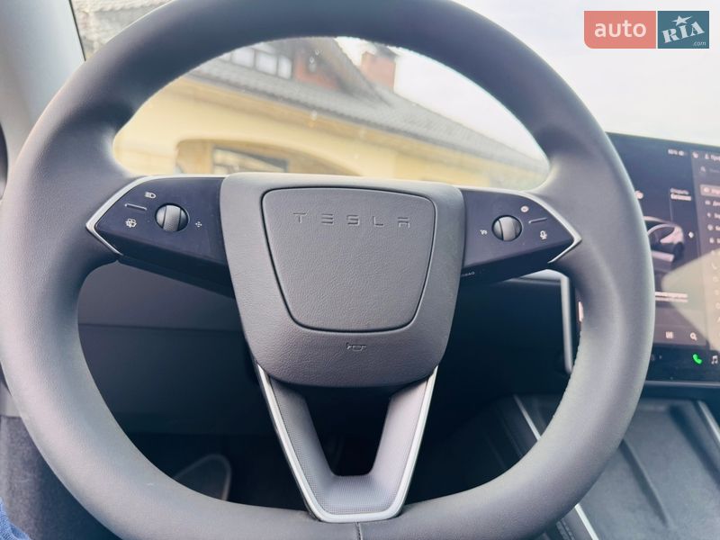 Внедорожник / Кроссовер Tesla Model Y 2025 в Львове
