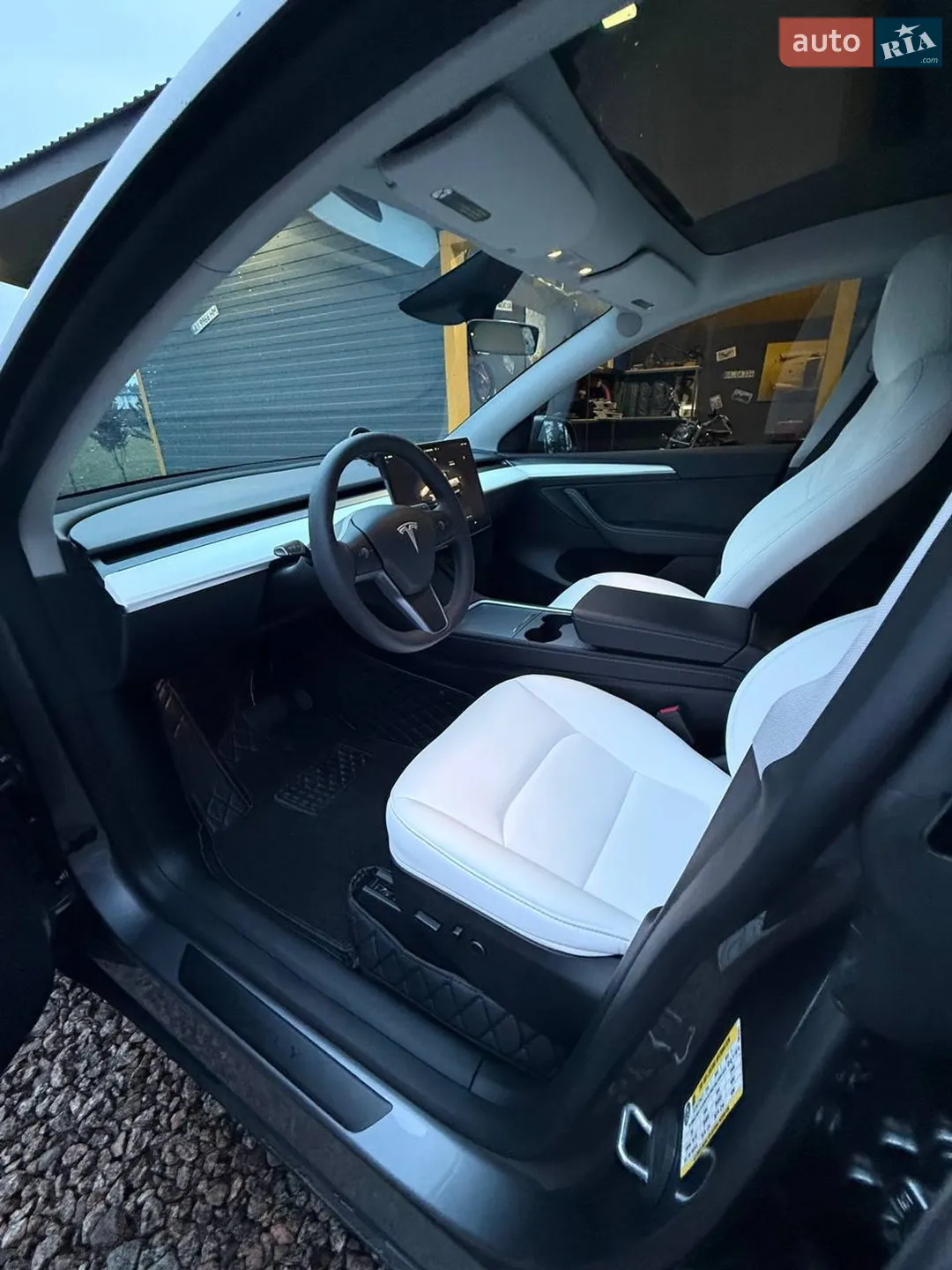 2024 Tesla Model Y - мініатюра 39