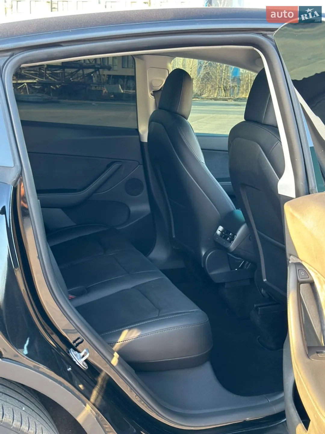 2022 Tesla Model Y - мініатюра 15