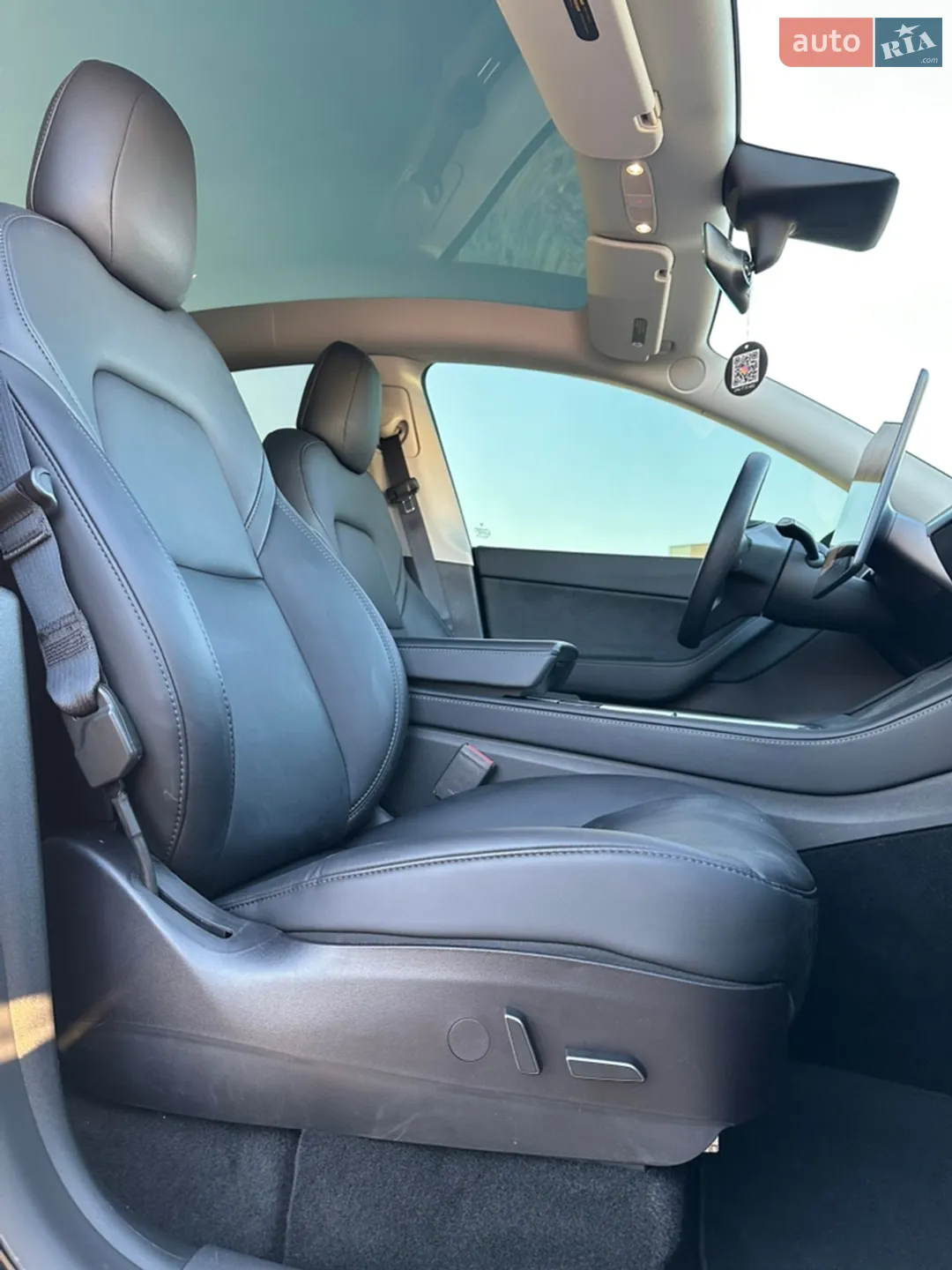 2022 Tesla Model Y - мініатюра 21
